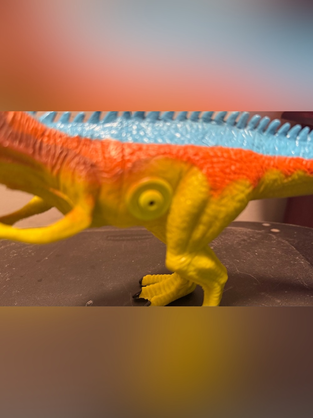 Gigantosaurus Dinosaur Figure 6"x11" Multicolor Toy Roaring - Works m5 - Picture 3 of 5
